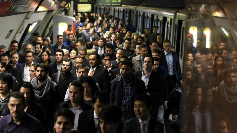 El estudio señala que transportes colectivos como el metro y el tranvía son los más democráticos, aunque no los usan las clases más pudientes ni las más humildes.