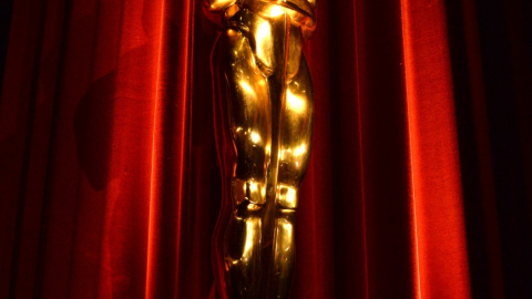 Una estatua del Oscar en el salón donde se han anunciado los candidatos a la 88 edición de los premios de la Academia de Hollywood. REUTERS/Phil McCarten