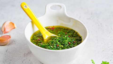 Salsa chimichurri. 