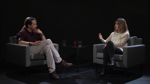 Ana Pardo de Vera con Pablo Iglesias, en 'Otra Vuelta de Tuerka'