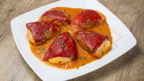 Salsa para pimientos del piquillo rellenos.