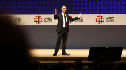 Mark Zuckerberg, fundador de Facebook, durante una conferencia de la APEC. / REUTERS