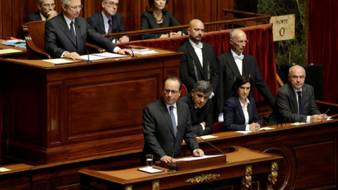 El presidente francés François Hollande se dirigire a la nación a través de un discurso ante los parlamentarios de las dos cámaras legislativas del país reunidas en Congreso extraordinario en Versalles.