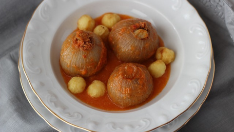 Cebollas rellenas. 