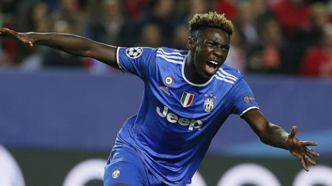 El delantero de la Juventus, Moise Kean, celebra el tercer gol del equipo italiano. EFE/José Manuel Vidal.