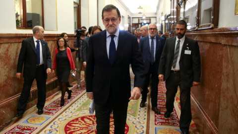 Mariano Rajoy, presidente del Gobierno, llega al Parlamento. / REUTERS