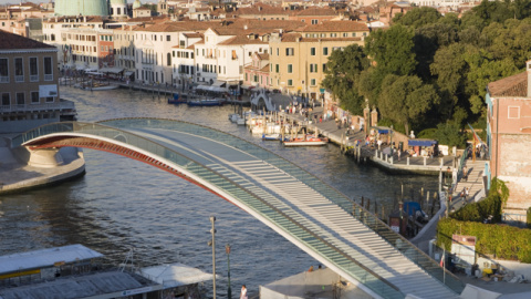 El Puente de la Constitución, sobre el Gran Canal de Venecia.