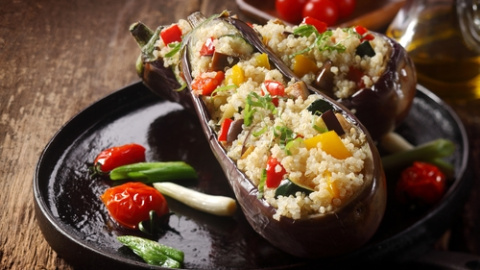 Berenjenas rellenas de quinoa y verduras