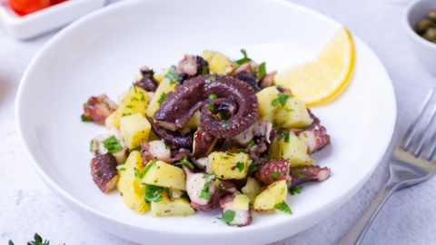 Ensalada de pulpo y patata templada. 