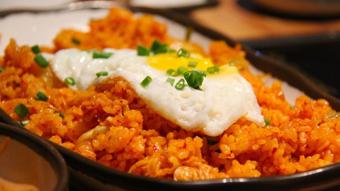 Arroz frito con kimchi. 