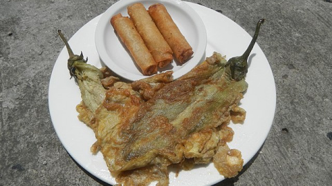 Tortang Talong o tortilla de berenjena filipina. 