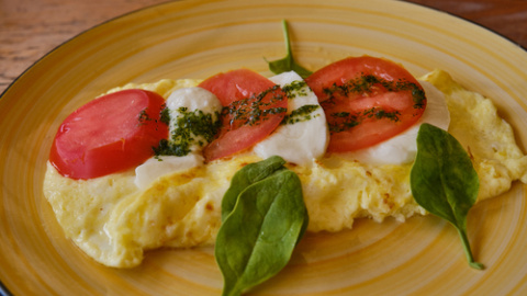 Tortilla caprese. 