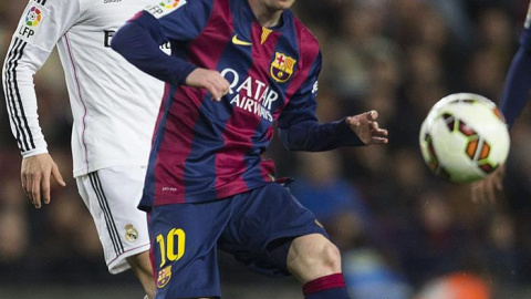 Cristiano y Messi en el clásico de anoche en el Camp Nou. /EFE