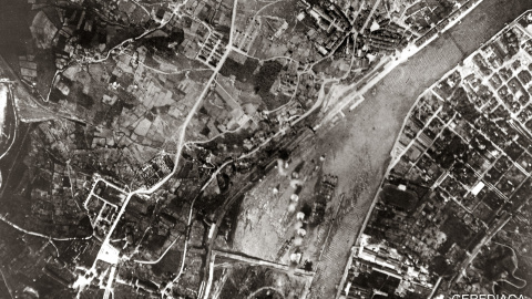 Imagen aérea del bombardeo de Sestao.