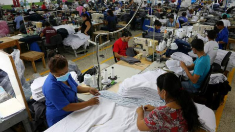 Cientos de trabajadores de la industria textil fallecieron en Bangladesh.-EFE