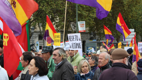 Los manifestantes piden respecto a las víctimas. / D. Narváez.