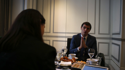 Albert Rivera, en un momento de su entrevista con 'Público'. JAIRO VARGAS.