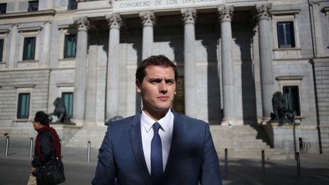 Albert Rivera, frente al Congreso de los Diputados. JAIRO VARGAS