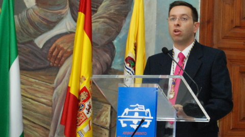 Antonio Pérez en su jura como concejal de Rincón de la Victoria (Málaga).