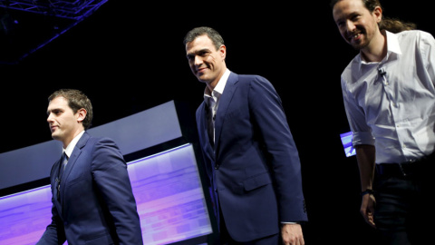 Albert Rivera, Pedro Sánchez y Pablo Iglesias, antes del debate. REUTERS/Juan Medina