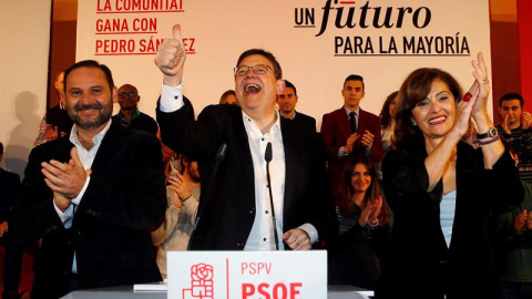 El president de la Generalitat, Ximo Puig, el candidato socialista al Congreso de los Diputados por la provincia de Valencia, José Luis Ábalos .- EFE