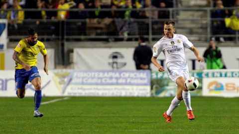 El delantero ruso del Real Madrid Denis Cheryshev durante el partido de ida de los dieciseisavos de final de la Copa del Rey que se disputó en el estadio Ramón de Carranza, en Cádiz. EFE/Román Ríos