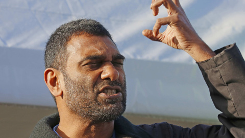 Kumi Naidoo, director ejecutivo de Greenpeace Internacional, en una intervención en la Cumbre por el Clima, en París. REUTERS/Jacky Naegelen