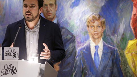 El candidato de Izquierda Unida-Unidad Popular a la Presidencia del Gobierno, Alberto Garzón, durante la conferencia que ha ofrecido hoy en el Club Siglo XXI. EFE/Zipi