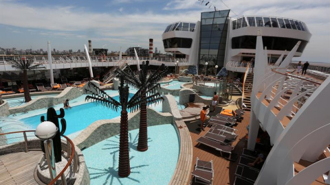 Vista de hoy del interior del transatlántico MSC Splendida, el crucero más grande que ha ingresado al puerto de Buenos Aires (Argentina). La embarcación tiene capacidad para más de 4.000 pasajeros y más de 1.000 tripulantes. EFE/David Ferná