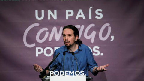 El secretario general de Podemos y candidato a la Presidencia del Gobierno, Pablo Iglesias, durante la rueda de prensa que ofreció este lunes. /EFE