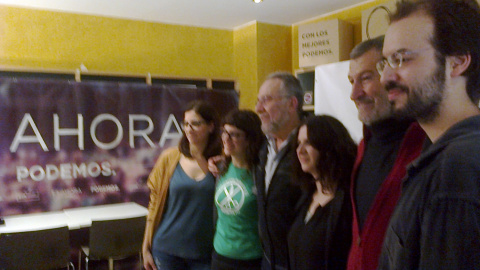 Jorge Luis Bail junto a candidatos aragoneses de Podemos.