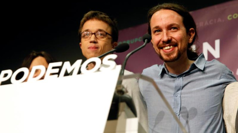 Pablo Iglesias, junto a Iñigo Errejón, en la noche electoral. /EFE