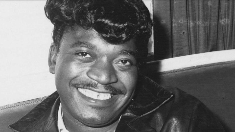 Percy Sledge, cantante estadounidense de soul y blues. Sledge fue una de las figuras clave del soul y uno de los pioneros del llamado country soul a finales de la década de 1960. Más conocido por su canción "When a Man Loves a Woman". Falle