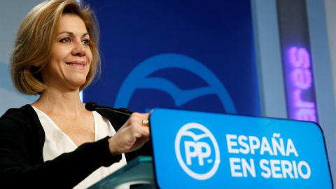 La secretaria general del PP, María Dolores de Cospedal, durante la comparecencia para valorar el discurso del rey. /EFE