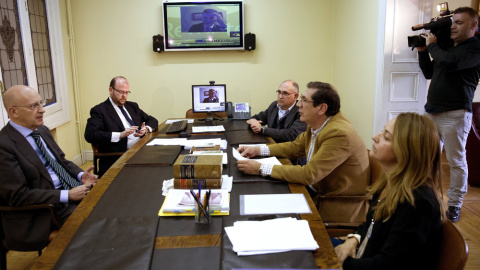 El Tribunal Administrativo del Deporte durante la reunión mantenida para estudiar el recurso presentado por el Real Madrid contra su eliminación de la Copa del Rey por alineación indebida contra el Cádiz. EFE/Chema Moya