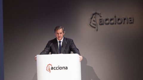 El presidente de Acciona, José Manuel Entrecanales, ante la junta de accionistas. E.P.