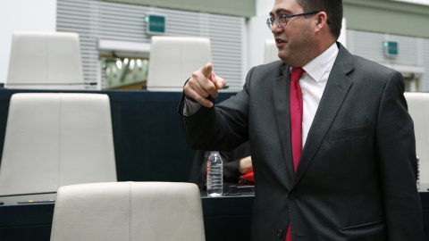 El delegado del Área de Gobierno de Economía y Hacienda, Carlos Sánchez Mato, durante un pleno diciembre del Ayuntamiento de Madrid. EFE/Zipi