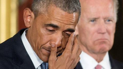 Obama se emociona durante su discurso para mejorar el control de la venta de armas en EEUU. / EFE