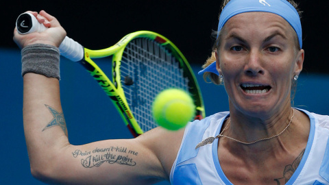 La tenista rusa, Svetlana Kuznetsova, durante un partido contra la rumana Simona Halep.- JASON REED (REUTERS)