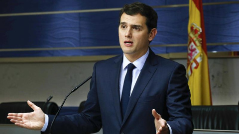 El presidente de Ciudadanos, Albert Rivera, durante la rueda de prensa de ayer en el Congreso./EFE