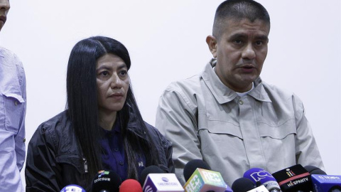 Sandra Patricia Isaza y Carlos Antonio Ochoa, dos de los guerrilleros indultados. - EFE