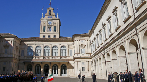 El presidente de Iran, Hassan Rouhani, junto al presidente de la República italiana, Sergio Mattarella, en el Palacio del Quirinale, en Roma. REUTERS/Tony Gentile