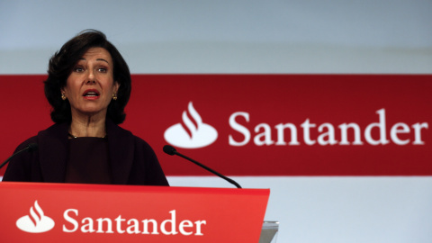 Ana Botín, presidenta del banco español Santander, habla durante la presentación de resultados anuales en la sede de la compañía en Boadilla del Monte. REUTERS