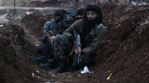 Combatientes de Jabhat al-Nusra, en Aleppo. REUTERS/HOSAM KATAN