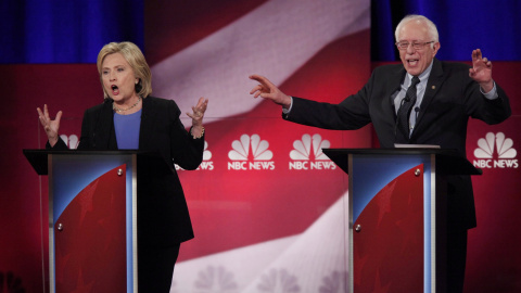 Hillary Clinton y Bernie Sanders durante un debate el pasado 18 de enero. - REUTERS