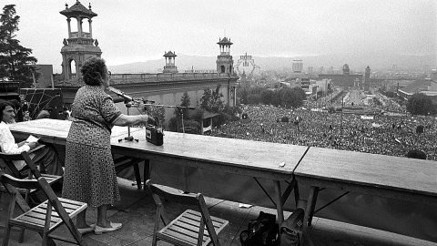 Frederica Montseny al míting de la CNT a Montjuïc el juliol de 1977.