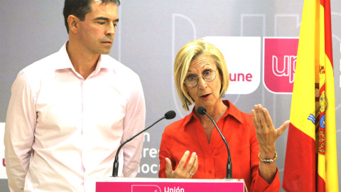 Rosa Díez junto a Andrés Herzog, en una rueda de prensa de UPyD. EFE