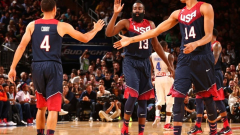 Curry, Hardem y Davis, con la selección de baloncesto de EEUU. / USA BASKETBALL