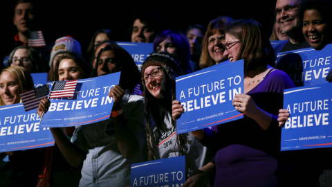 Seguidores de Sanders durante un acto electoral en Derry, New Hampshire. - REUTERS