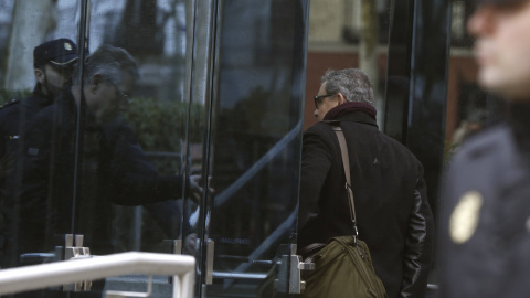 Jordi Pujol Ferrusola, primogénito del expresidente catalán, a su llegada a la Audiencia Nacional para comparecer ante el juez José de la Mata. EFE/Juan Carlos Hidalgo